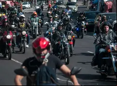 Varias motocicletas