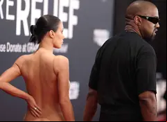 Mamá de Bianca Censori lamenta desnudo de su hija en los Grammy