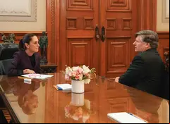 Landau llegó a México el martes por la noche para iniciar una gira de dos días