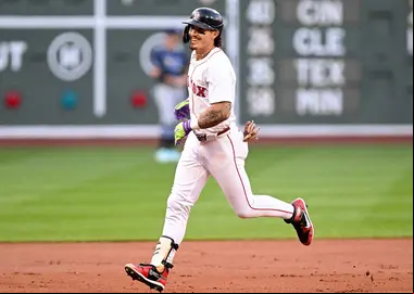 Medias Rojas firman victoria con sabor mexicano